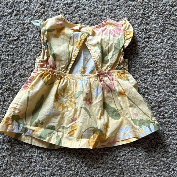 Carter’s Girl 12months outfit - Picture 2 of 3